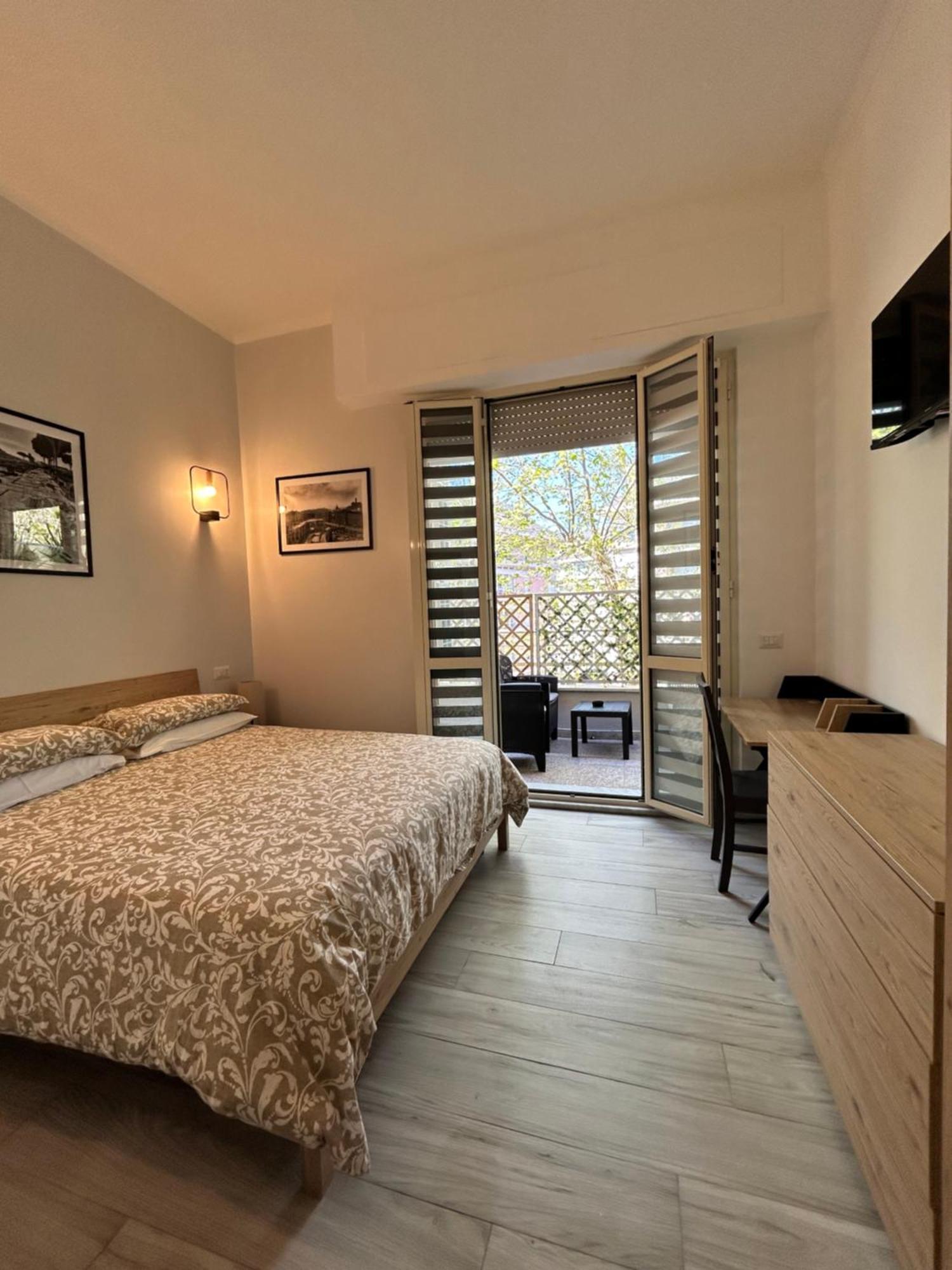 Vacanze Romane Lido di Ostia Bagian luar foto